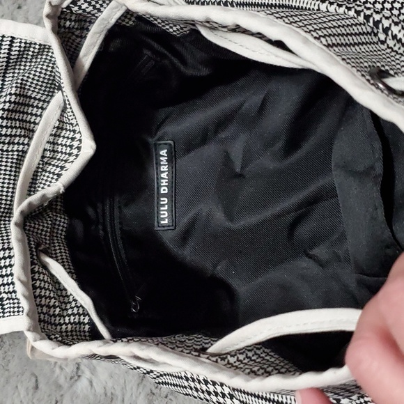 Lulu Dharma houndstooth pattern drawstring backpack - Picture 10 of 13